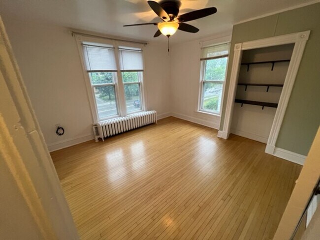 Building Photo - Duluth MN - 4+ bed - 2-bath - 2-car garage