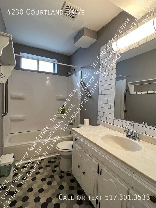 Building Photo - 4230 Courtland Dr