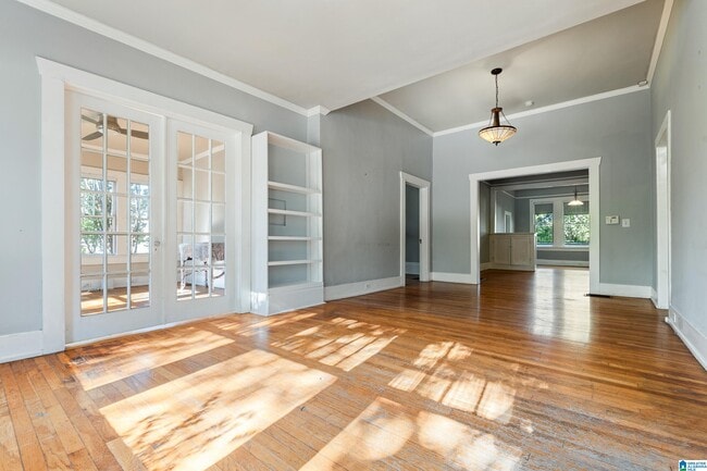 Building Photo - 3716 6th Ave S