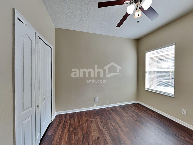 Building Photo - 17913 Timber View St