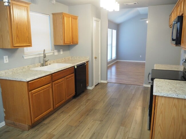 Building Photo - 1000 Waterview Dr