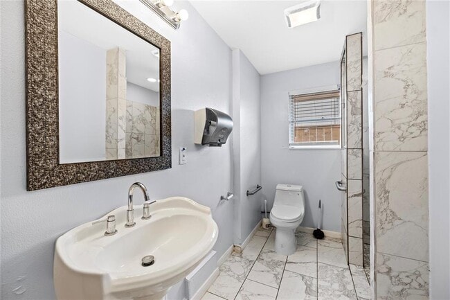 Building Photo - 4135 Levonshire Dr