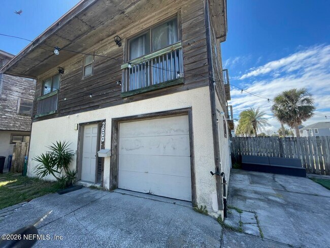 Building Photo - 2000 First St