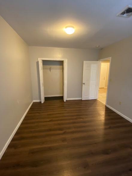 Building Photo - 12-20-20 Rockville St