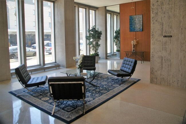 Building Photo - 4800 S Chicago Beach Dr