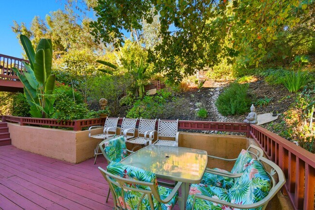 Building Photo - 9028 Burr St