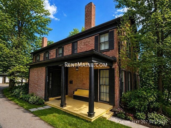 Building Photo - 113 Winthrop St