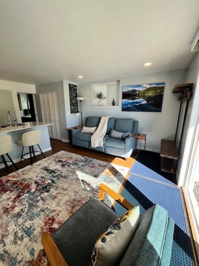 Building Photo - Winter Seasonal Rental- Summit Yacht Club 37