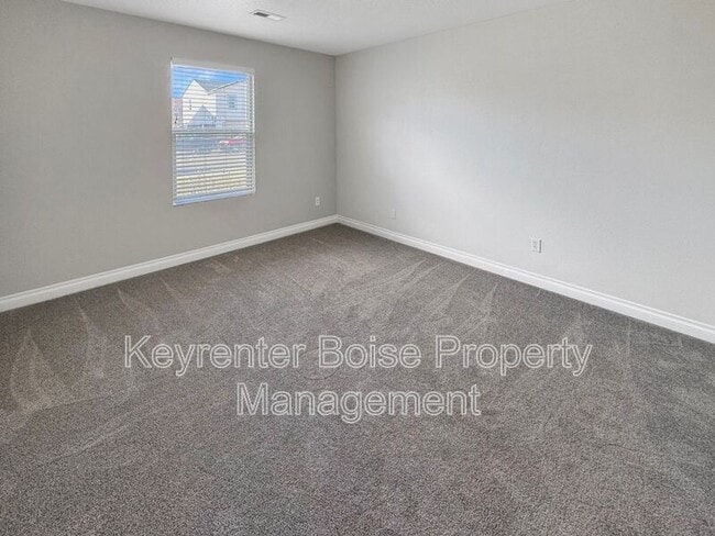 Building Photo - 770 S Ahsahka Way