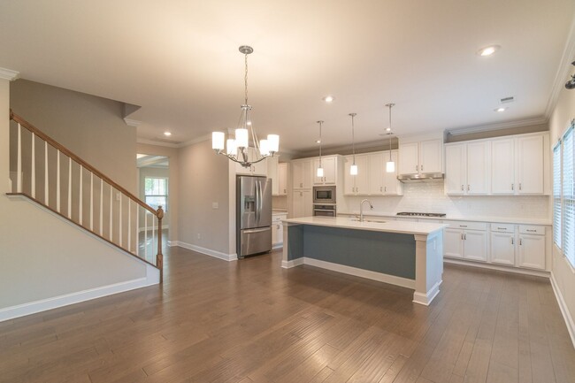 Building Photo - Spacious & Elegant 4 Bedroom Home in Fort ...