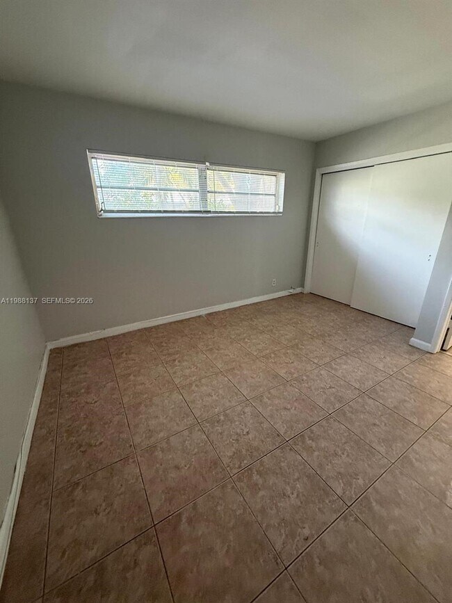 Building Photo - 3031 NE 21st Terrace