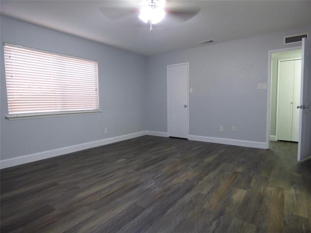 Building Photo - 5016 Roberts Dr