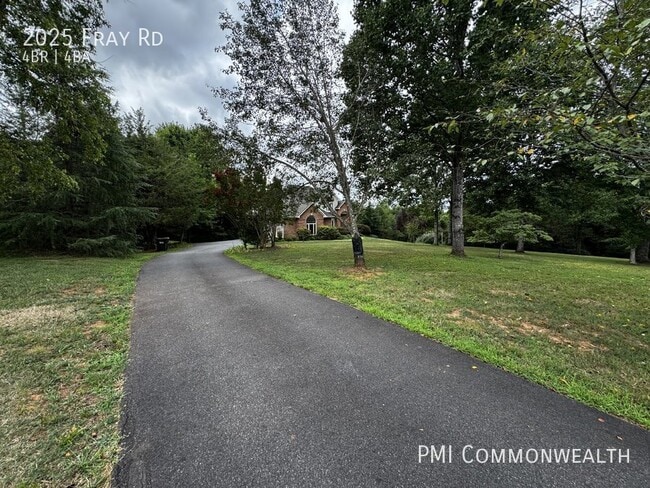 Building Photo - 4 Bed / 3.5 Bath Single Family (Available ...