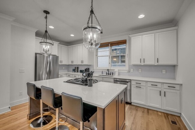 Building Photo - 3-bedroom, 2.5-bath rental home located in Nashville’s vibrant, 12 South!