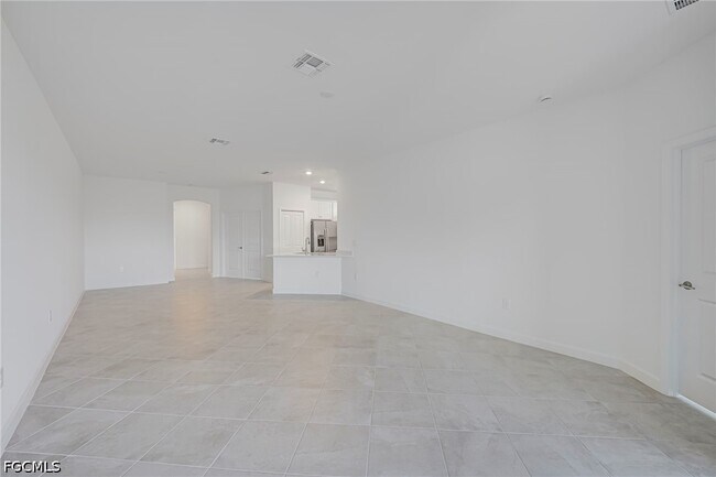 Building Photo - 20601 Hazelnut Ct