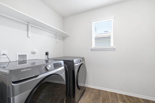 Building Photo - ***MOVE-IN SPECIAL: ONE WEEK FREE***Spacious Two-Story Home with Solar Panels, Luxury Features an...