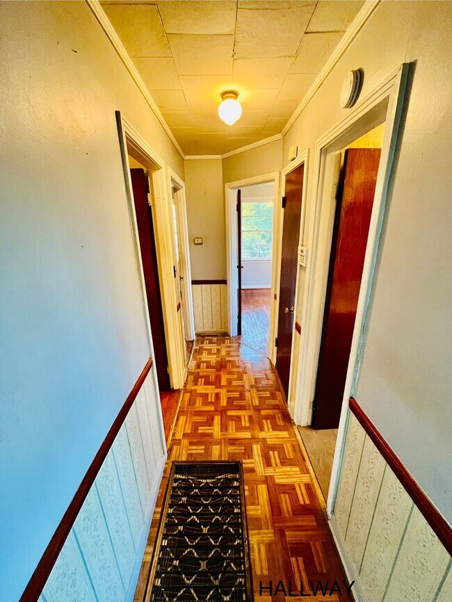 Building Photo - 1033 W 33rd St