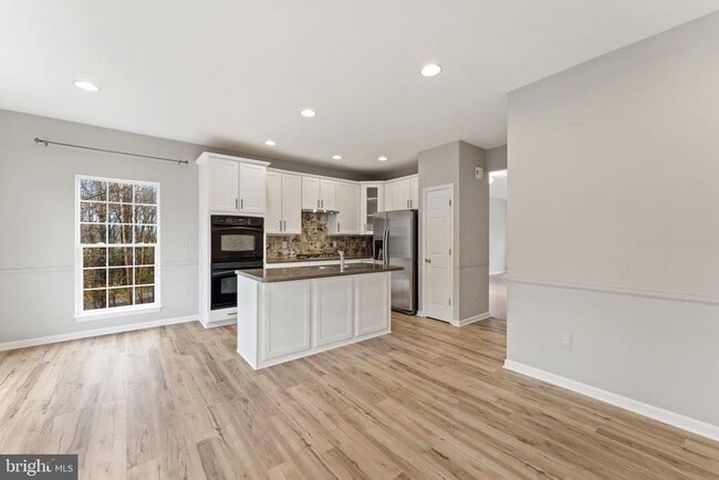 Building Photo - 1099 Longview Ln