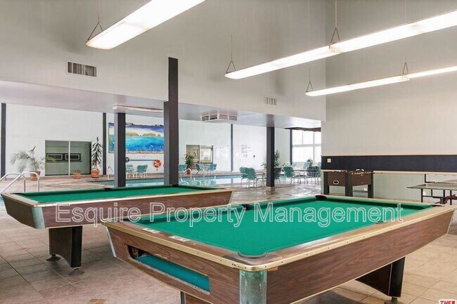 Building Photo - 624 Sunfish Way
