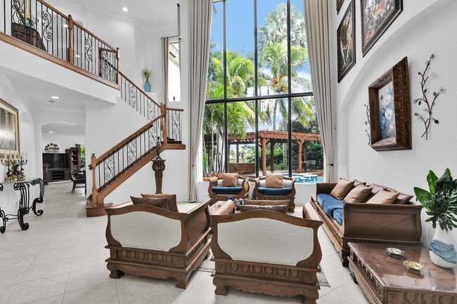 Building Photo - 10703 Versailles Blvd