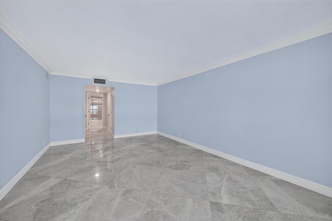 Building Photo - 4020 Galt Ocean Dr