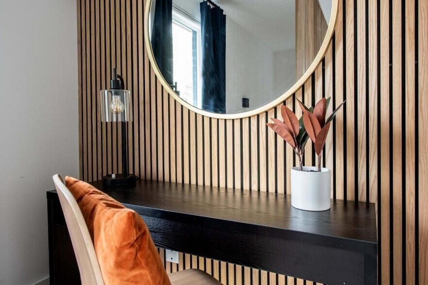 Building Photo - 542 Boulevard NE