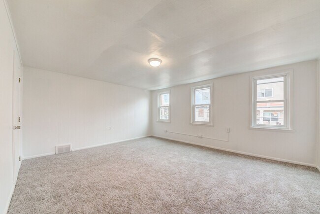 Building Photo - 9 Renwick St