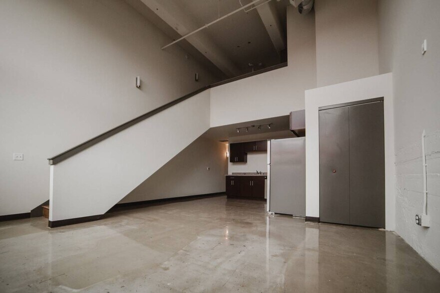 Legacy Lofts at the Blommer Ice Cream Factory 1540 W North Ave