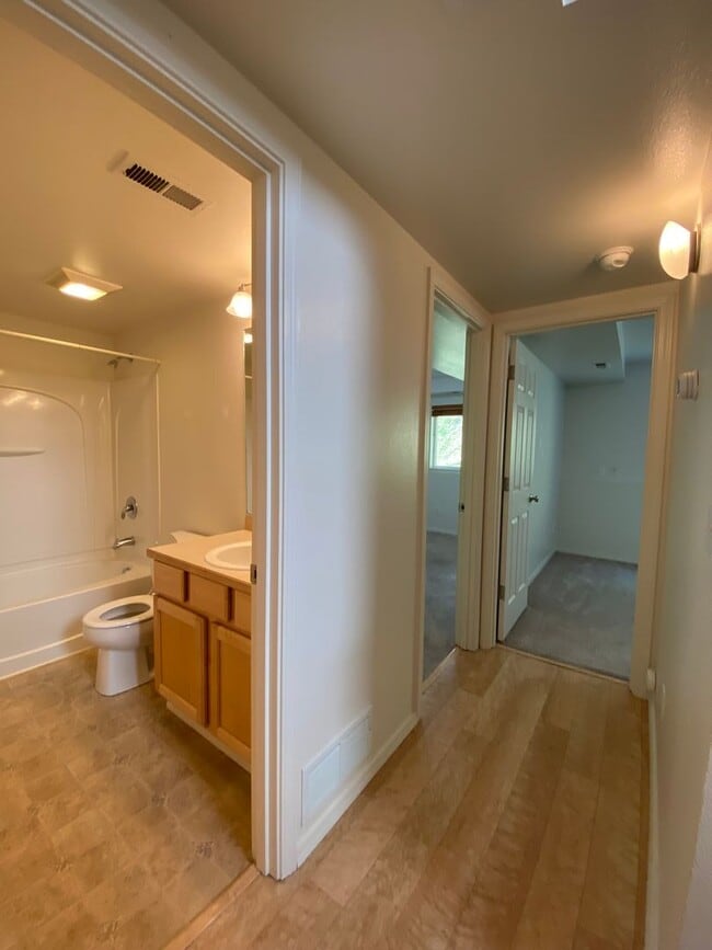 Building Photo - 3 Bed / 2 Bath / 2 Car Garage Townhouse in Eagle River has views for days!!