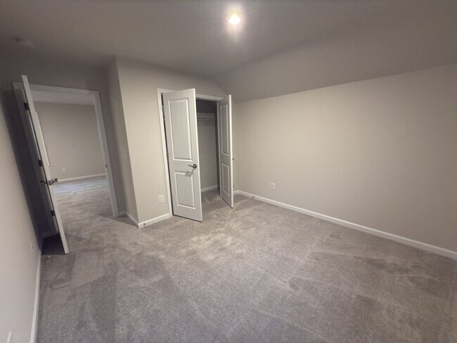 Building Photo - 685 Count Fleet Ct