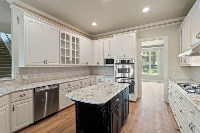 Building Photo - 11924 La Barzola Bend