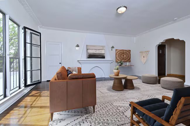 Building Photo - 724 S Genesee Ave