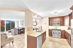 Building Photo - 1150 Hillsboro Mile