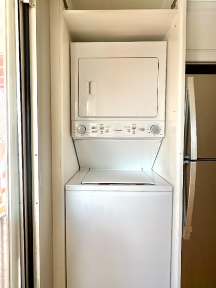 Building Photo - 3105 W 8525 S