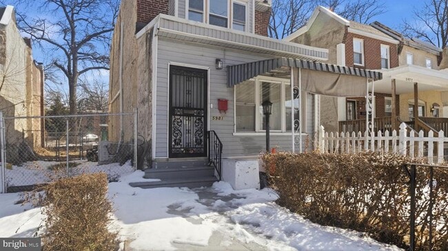 Building Photo - 5981 N 21st St