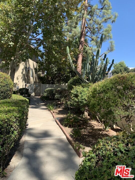 Building Photo - 11138 Aqua Vista St