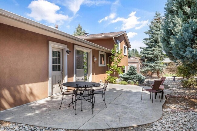 Building Photo - 5585 Escondido Dr