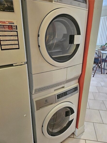 Building Photo - 1045 SE 15th St