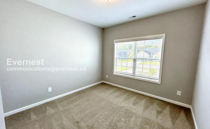 Building Photo - 1028 Echo Rdg Rd