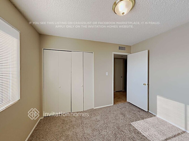 Building Photo - 8437 W Turney Ave