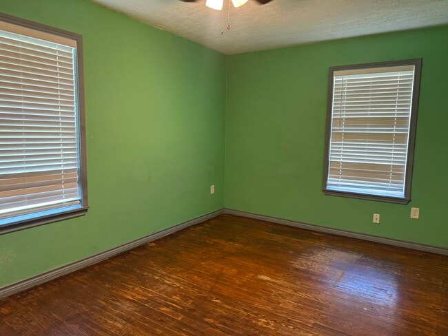 Building Photo - 5846 Westover St