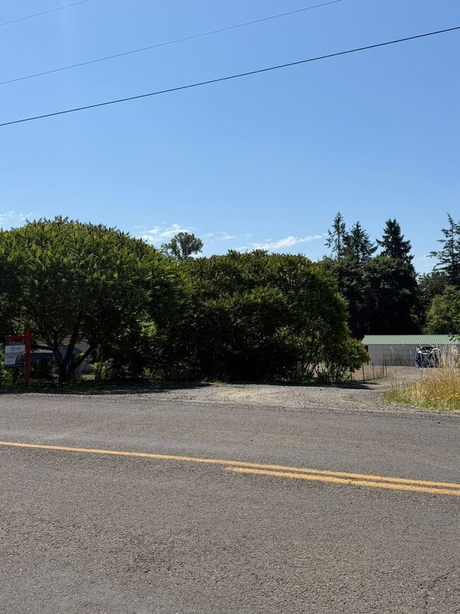 Building Photo - 2.5 Acres with Barn across from Lacomb School!