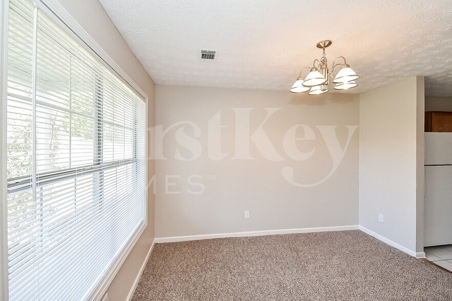 Building Photo - 5205 Alexander St