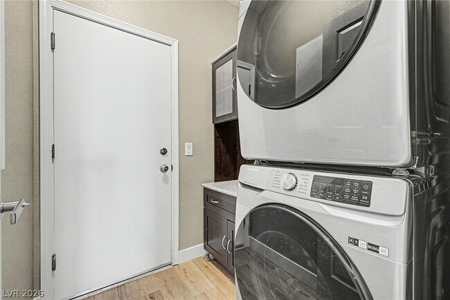 Building Photo - 1078 Little Rock Way
