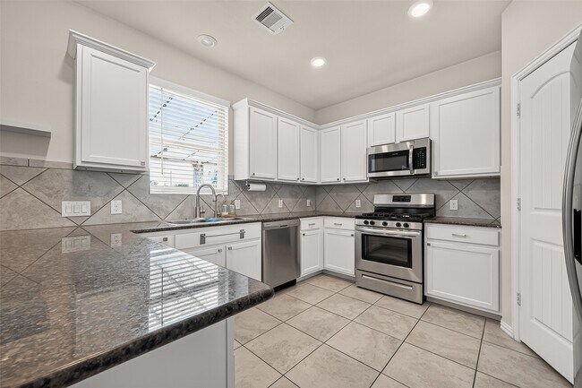 Building Photo - 20223 Highfield Park Dr