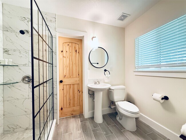 Building Photo - 3936 Wagon Rd