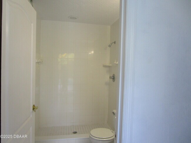 Building Photo - 5543 W Bayshore Dr