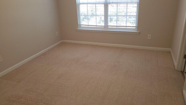 Building Photo - Coming Soon! 3 Bedroom / 2.5 Bath in South Durham Neighborhood!