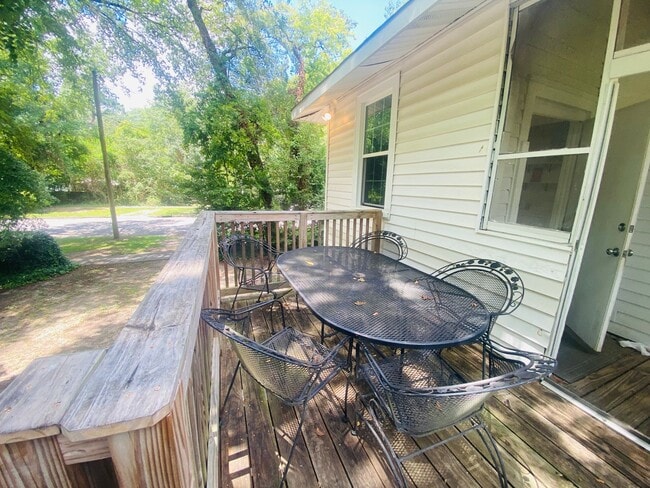 Building Photo - Old Shandon