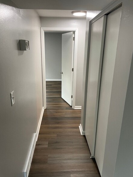 Building Photo - 211 S Tionda Dr